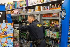 Shop-with-a-cop-F